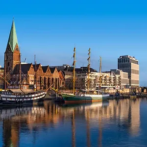 Vienna House Easy By Wyndham Отель