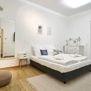  Apartment Global Living - Design I Center I Balcony I Smart-tv I Kitchen I Germany